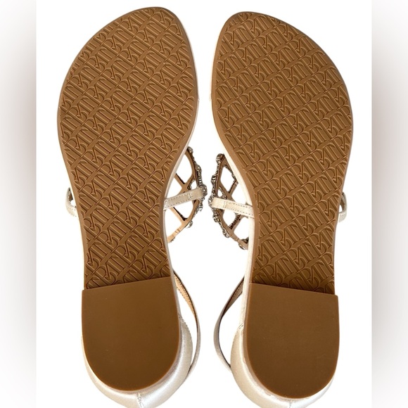 Badgley Mischka Zoanne Champagne Caged Jewel Design Thong Flats Sandals Size 6 - Picture 11 of 12